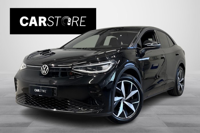 GTX // Top Sport + / Koukku / Lasikatto / HUD / Ajoavustimet / Subwoofer / Lämpöpumppu //