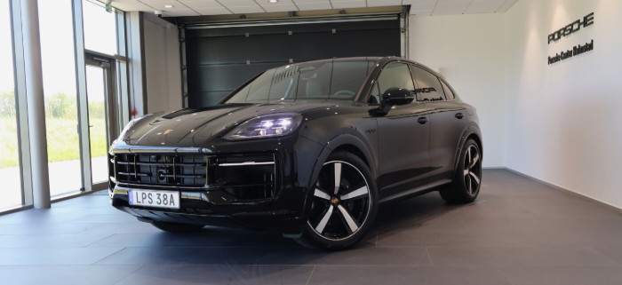 Coupé Black Edition 470HK/VAT
