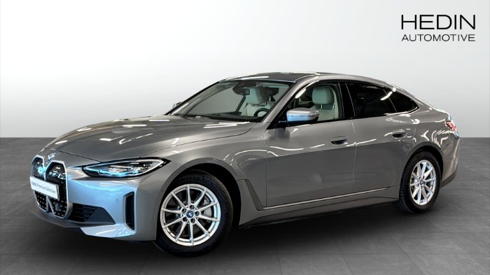 eDrive40 Parking Assist+ Rattvärme 360 Kamera Tonade Rutor