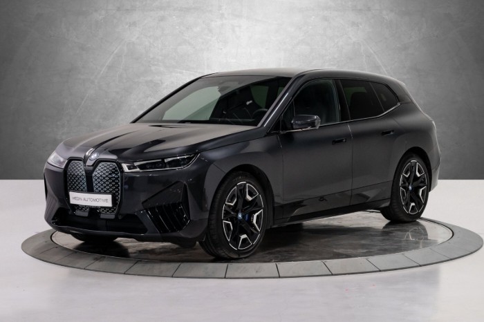 xDrive50 Fully Charged Premium (K)