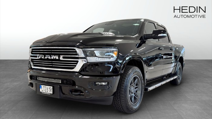 *MOMS* 1500 LARAMIE Crew Cab 5.7 V8 HEMI  4x4