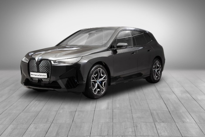 xDrive40 Fully Charged