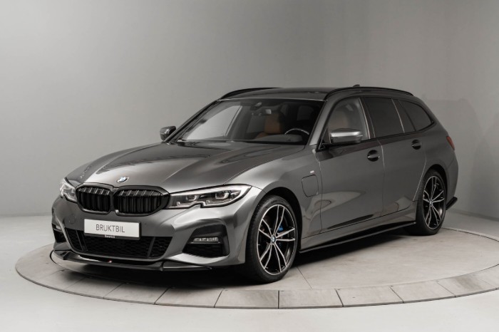 330e xDrive Touring