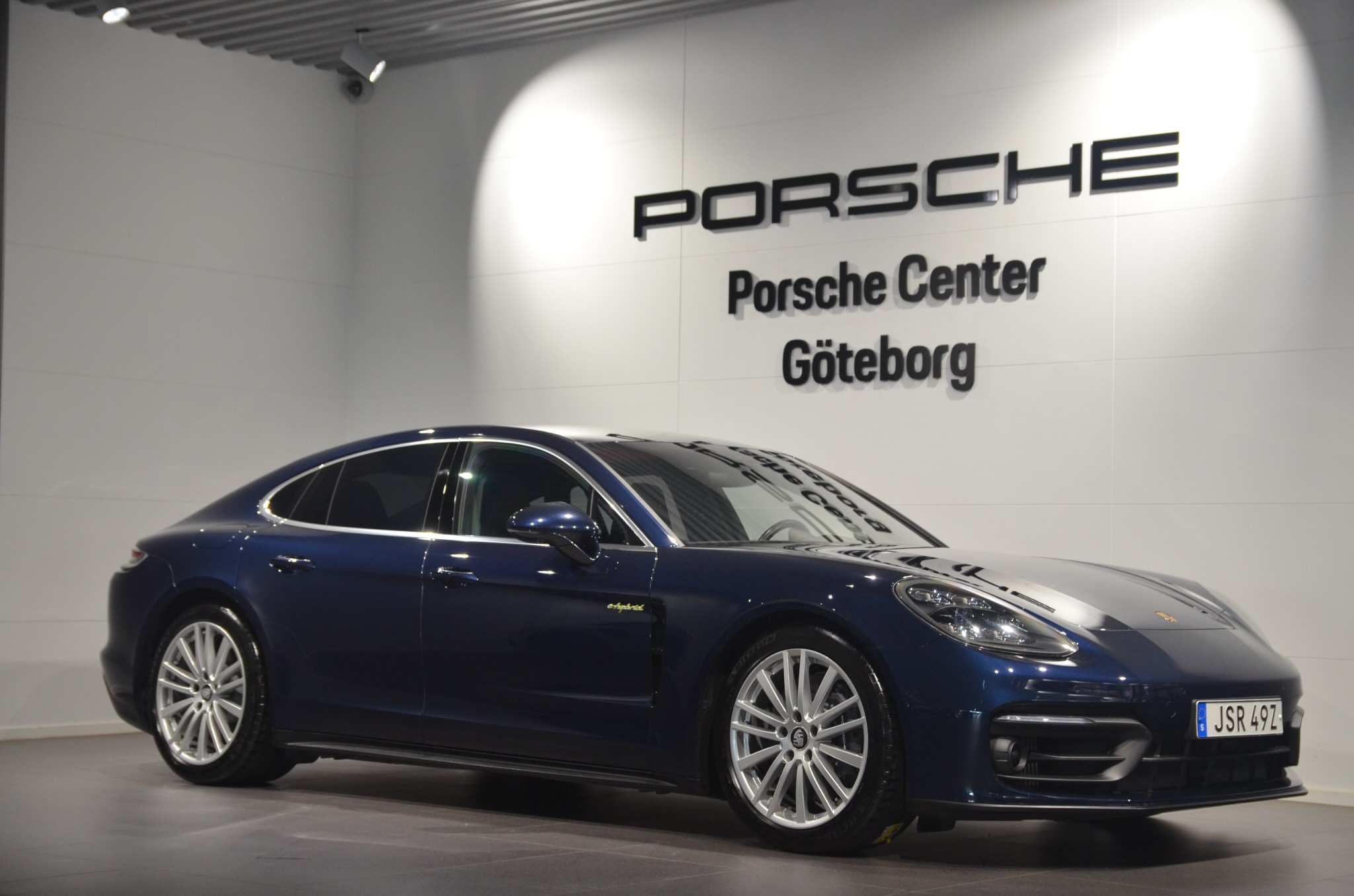 Porsche Panamera 2021