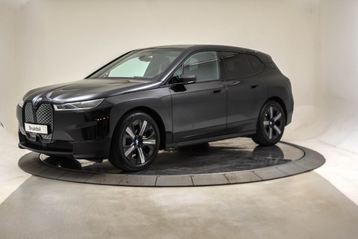 xDrive40 Fully Charged