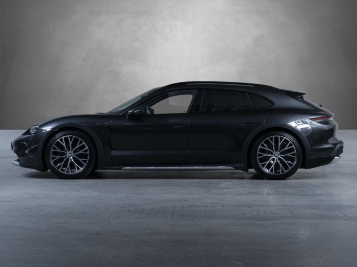 4 Cross Turismo