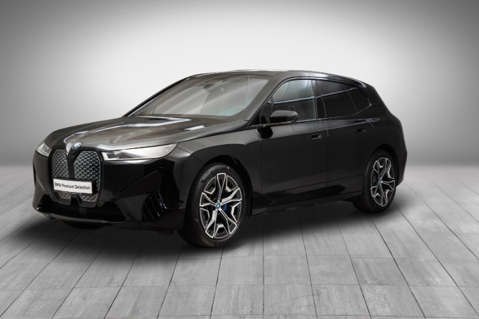 xDrive40 Fully Charged (K)