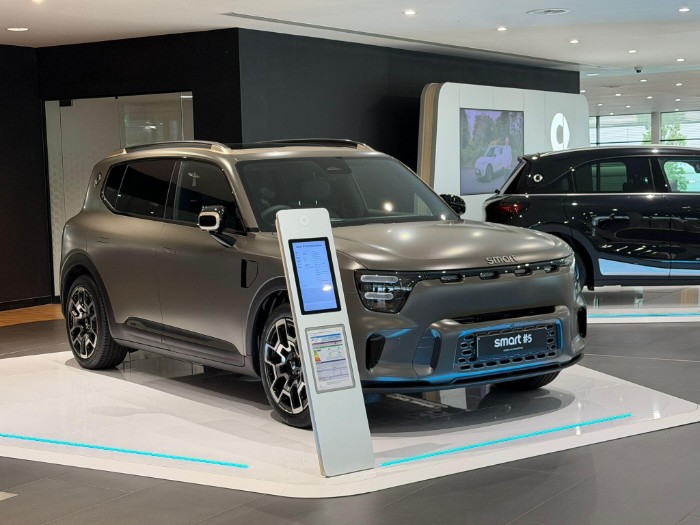 100kWh Summit Edition Auto AWD 5dr