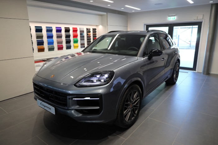E-Hybrid / Black Edition