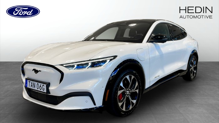 Standard Range AWD 269HK Teknikpaket + | Drag | Pano