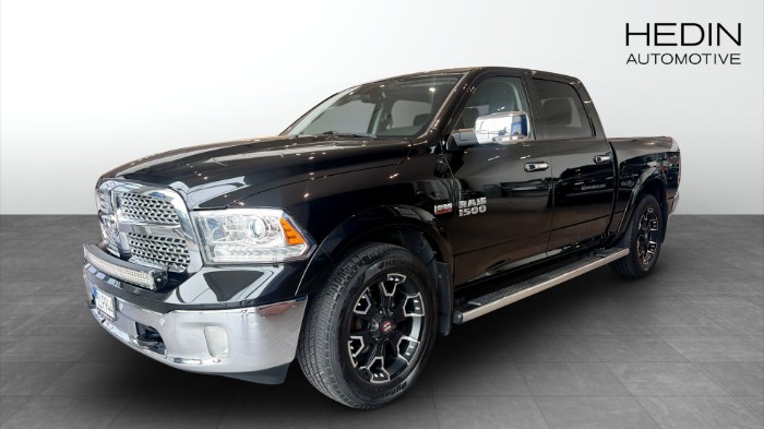 Crew Cab Laramie HEMI 5.7 4X4