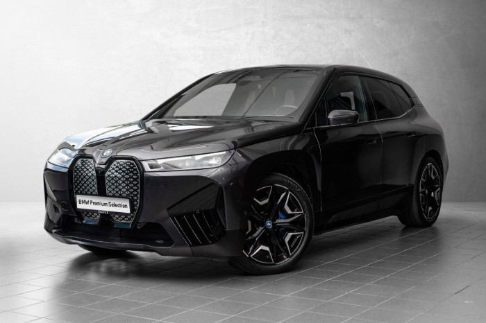 xDrive40 Fully Charged (K)