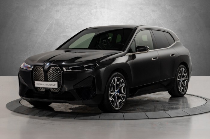 xDrive40 Fully Charged