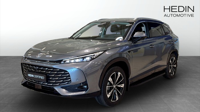 LUXURY PLUG-IN HYBRID
