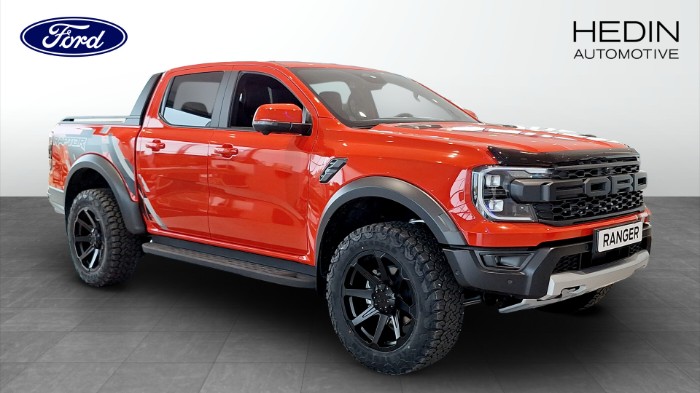 3,0L, V6, Bi-Turbo, 292 hk, Automat 10-växlad - Dirt Edition