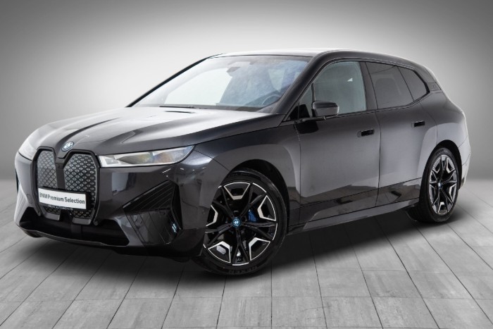 xDrive50 Fully Charged