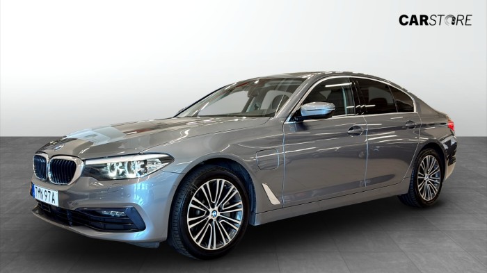 // xDrive iPerformance // Sedan, G30 12kWh (252hk)