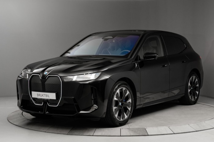 xDrive60