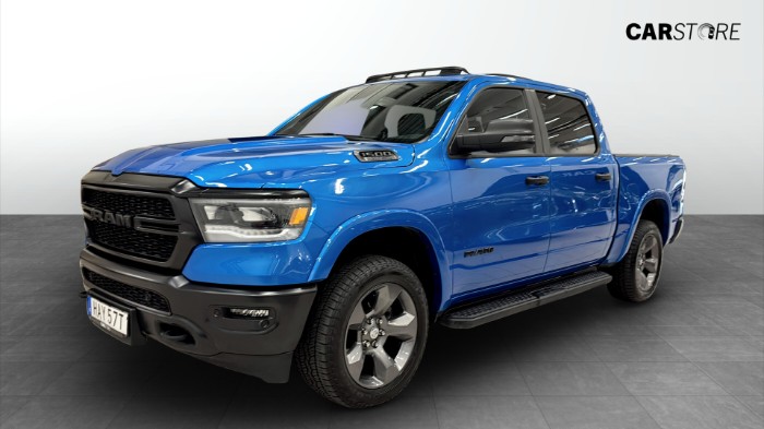 BIGHORN Crew Cab 5.7 V8 HEMI 4x4 395hk DRAG // PANO