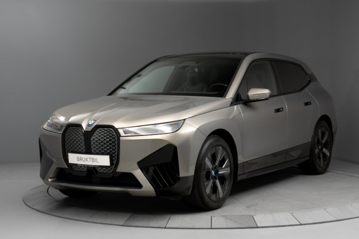 xDrive40 Fully Charged