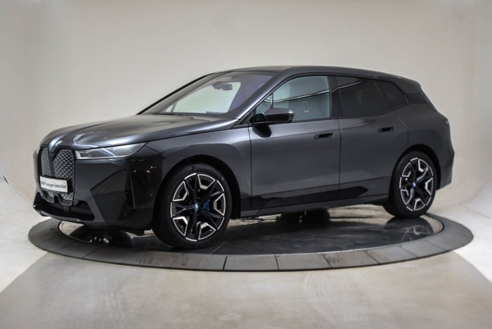 xDrive40 Fully Charged