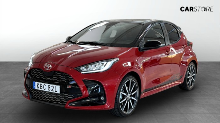 HYBRID GR-Sport 130HK / Blis / Kamera / CarPlay