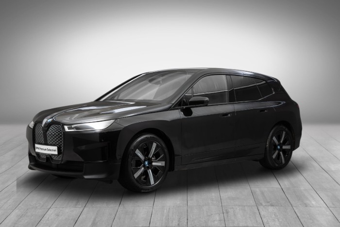 xDrive40 Fully Charged