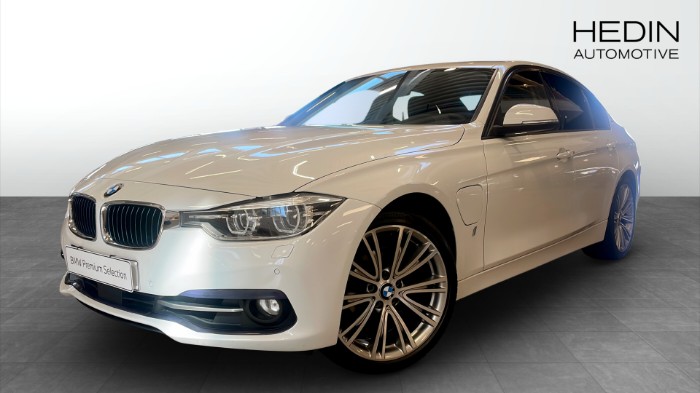 330e Sedan Rattvärme HUD Farthållare PDC