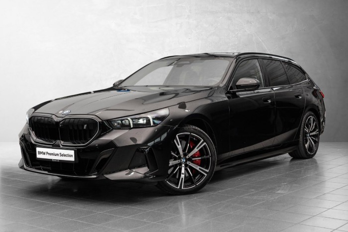 Touring xDrive40 Fully Charged (K)