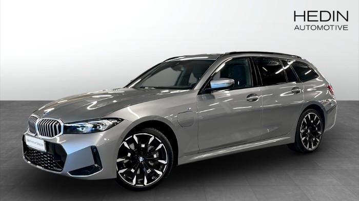 xDrive Touring M-Sport 19"-fälg Drag Värmare HiFi