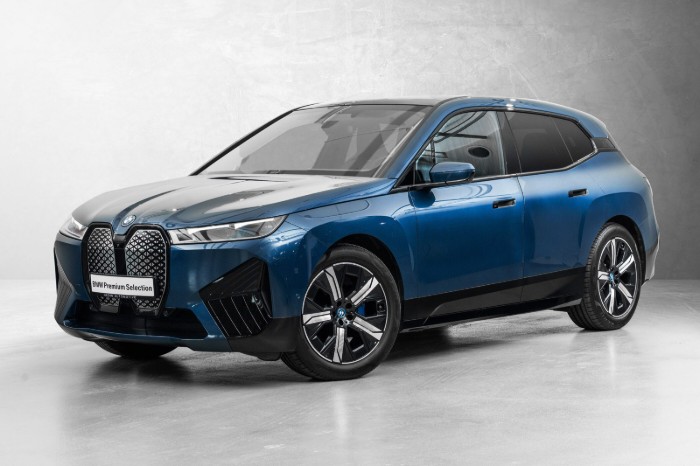 xDrive40 Fully Charged