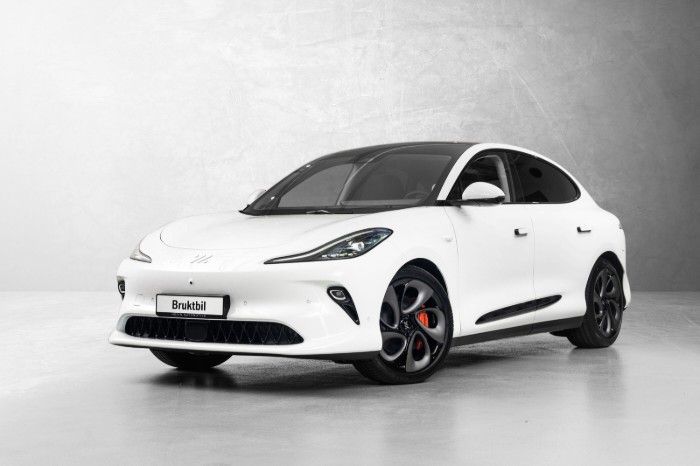 100kWh AWD