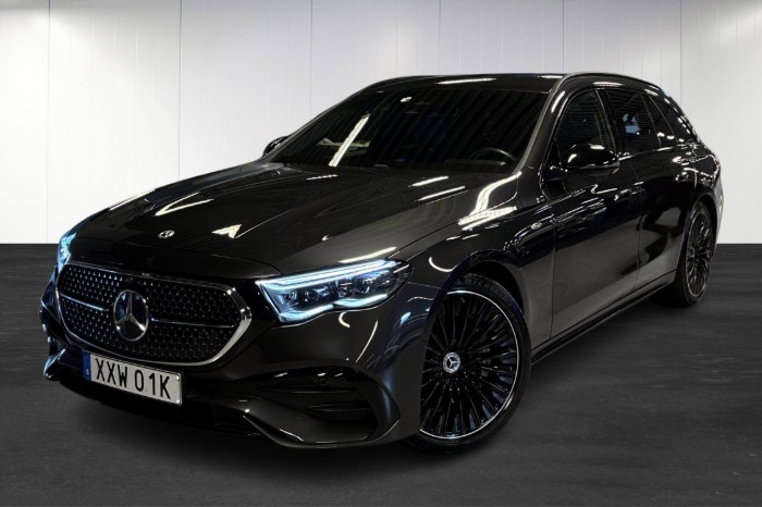 300 de 4M T 9G-Tronic | AMG | Burmester | Nightpaket | 360 | Drag | Minnespaket |