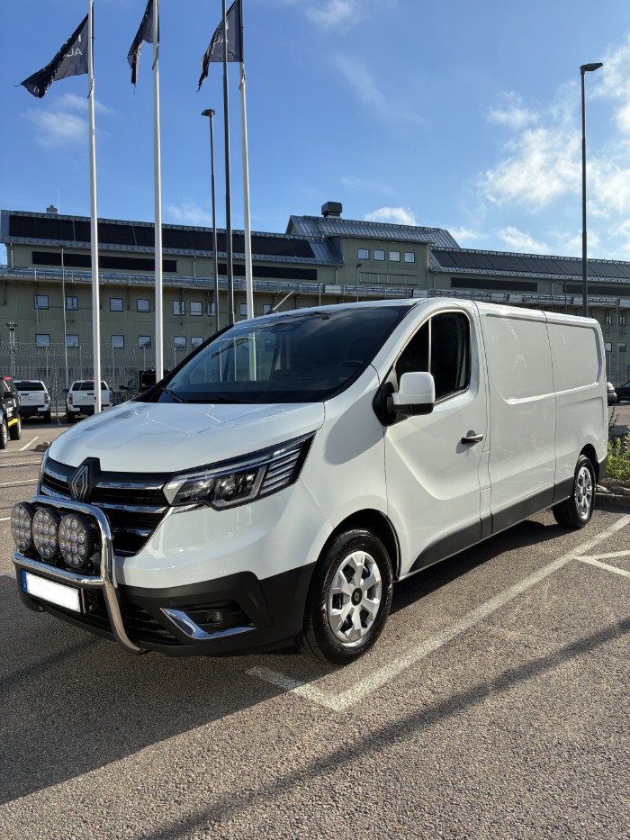 TRAFIC NORDIC LINE 170HK | DRAGVIKT 2500KG | LASTVIKT 1000KG