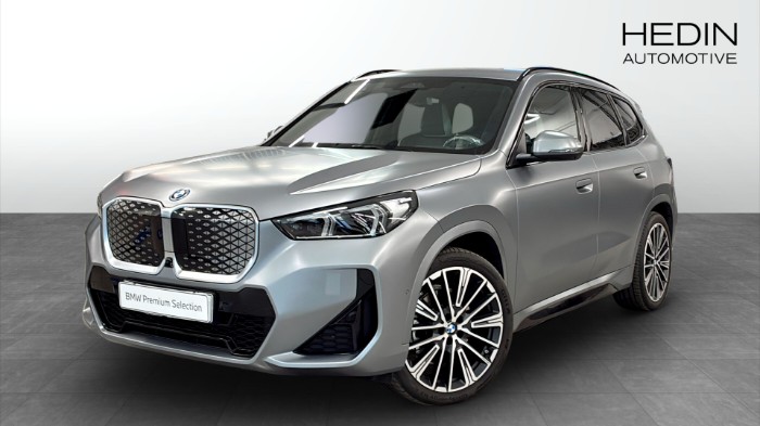 IX1 XDRIVE30 Innovation M Sport Business Drag 360°
