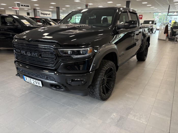 LIMITED CREW CAB 4X4 |skatt 3055:-