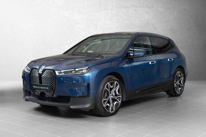 xDrive40 Fully Charged
