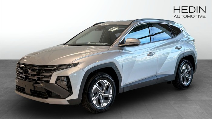 Plug-in hybrid AWD Essential PL från 3995kr/mån