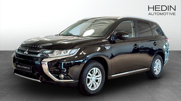 PHEV  CVT, 203hk, 4 WD
