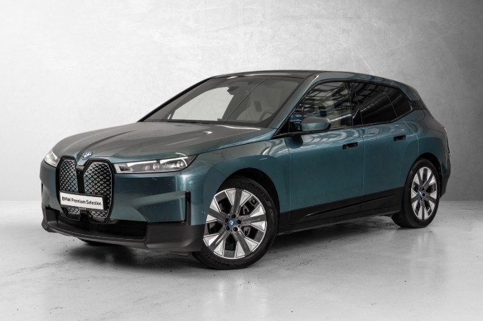 xDrive40 Fully Charged (K)