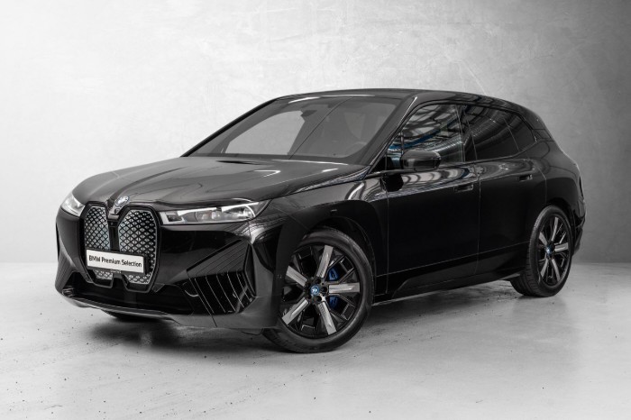 xDrive40 Fully Charged