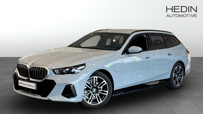 xDrive Touring M Sport Drag, Driving Assistant, Rattvärme