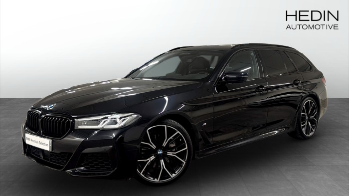i xDrive Touring M sport / Värmare / Panorama