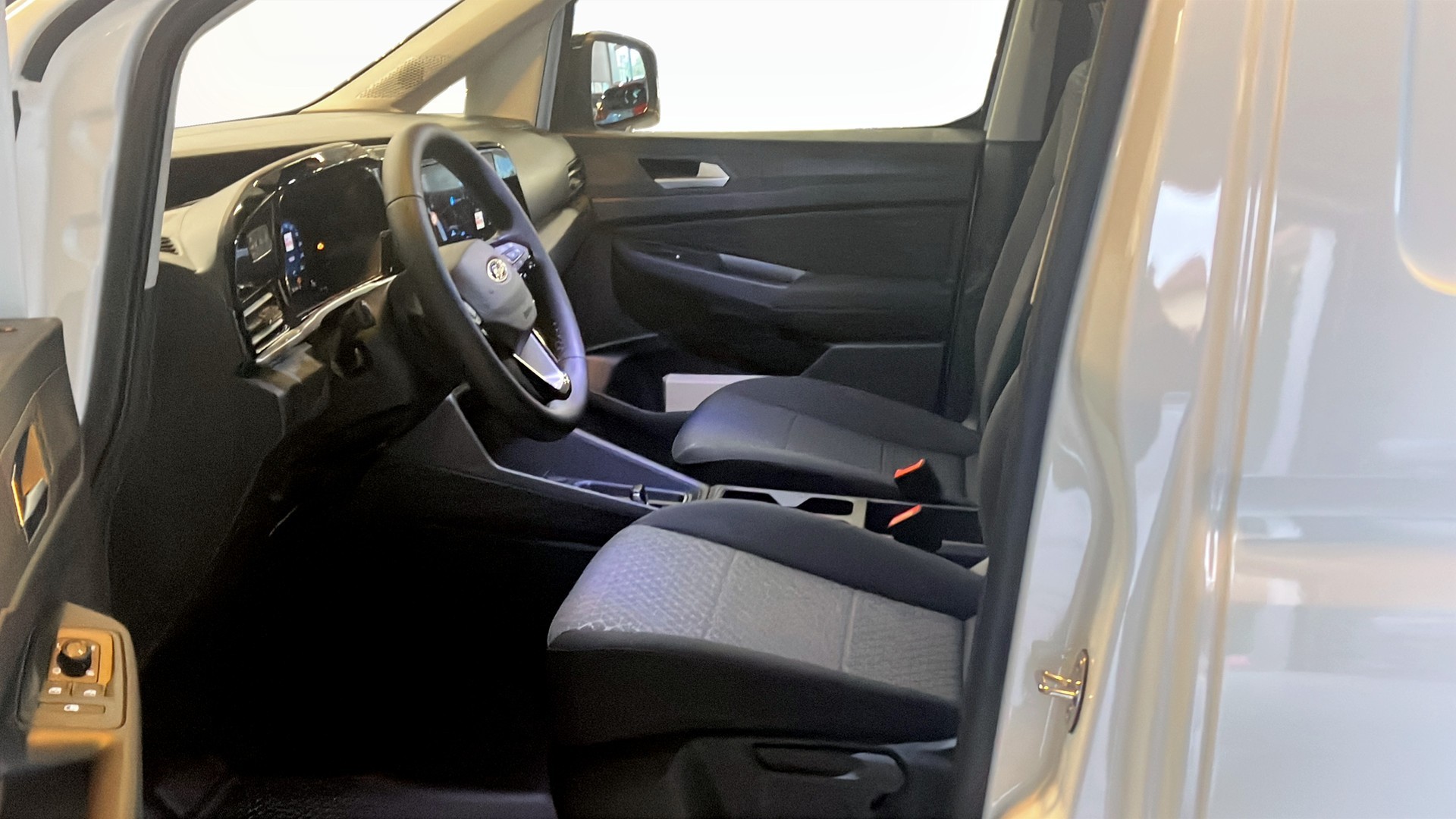 Ford Transit Connect L2 2.0 EcoBlue Powershift 7, 7-trins, 122ps, 2026
