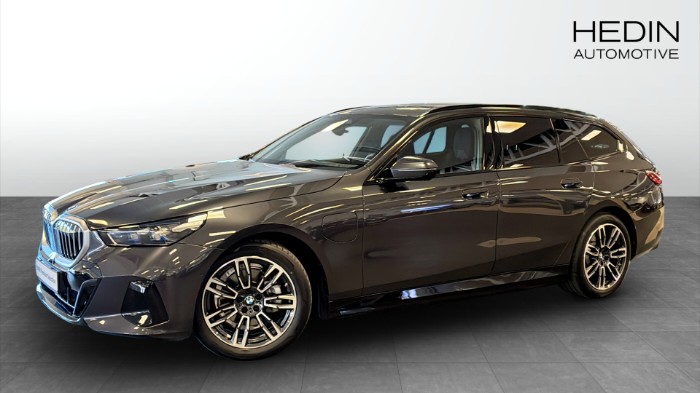 xDrive Touring M Sport Active Edition Tonat Rattvärme