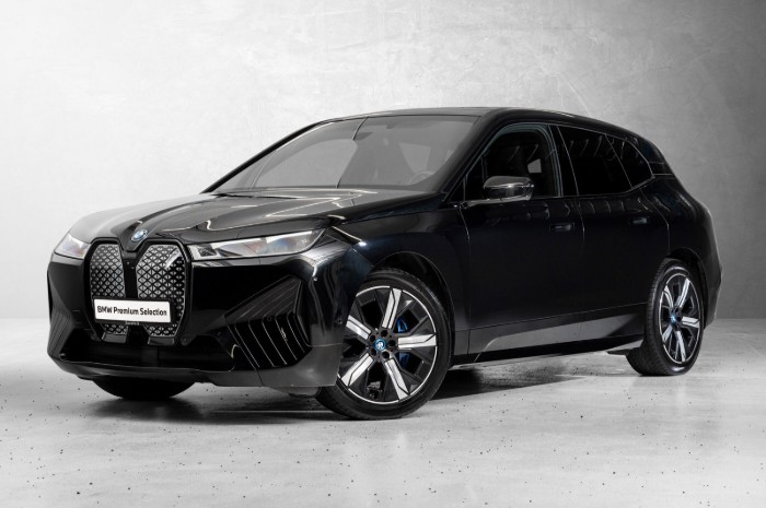 xDrive50 Fully Charged