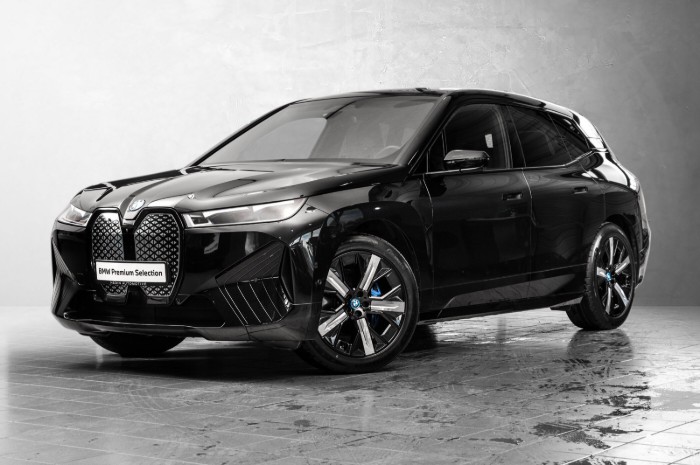 xDrive40 Fully Charged