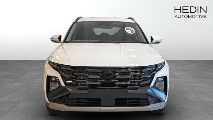 Plug-in hybrid AWD Essential PL från 3995kr/mån