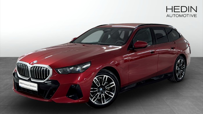xDrive Touring M sport / Dragkrok / Rattvärme