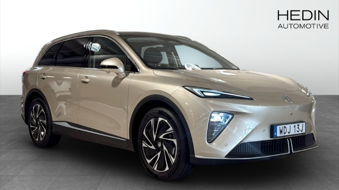 LUXURY AWD 77KWH  DEMO